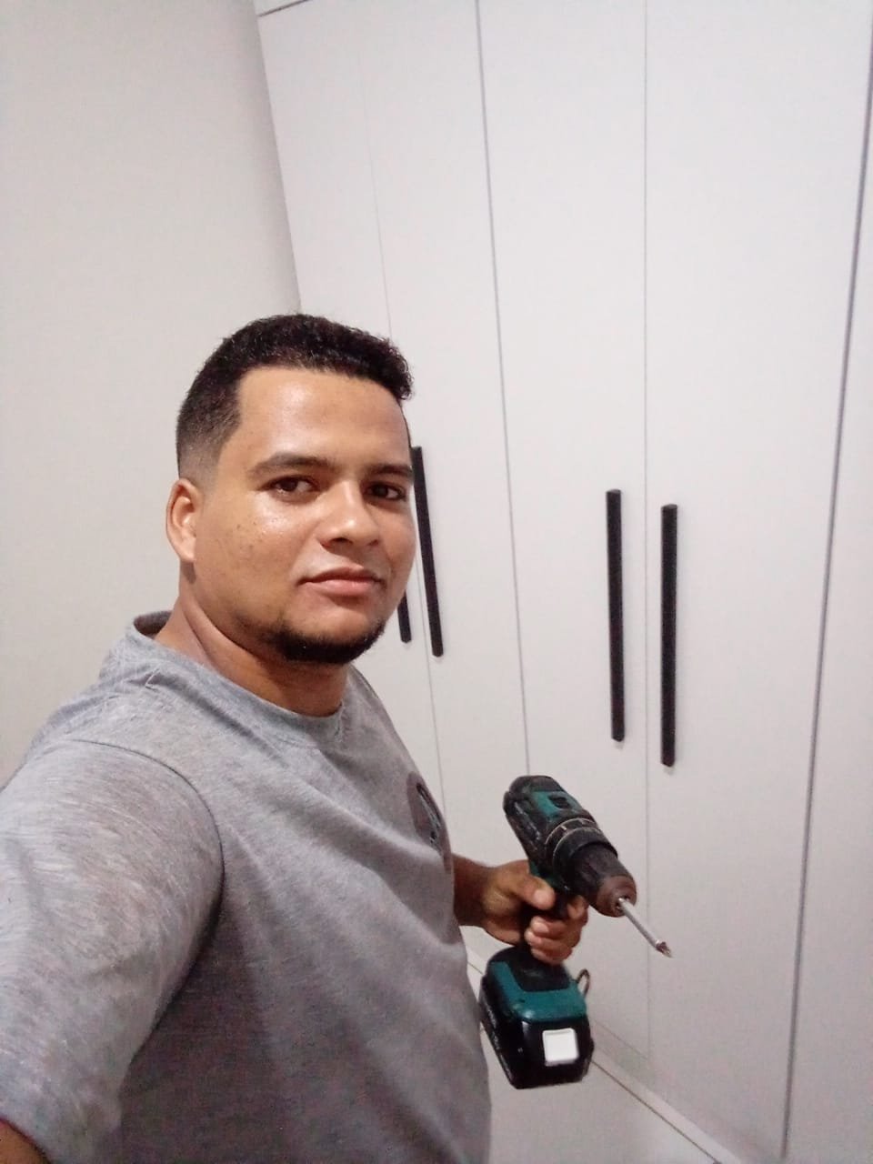 Artur, instalador de TV profissional